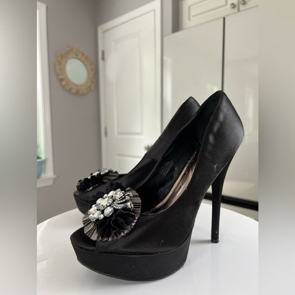 ZIGI Soho Black Satin Selita Rhinestone Embellished Stiletto Heel Size 7.5 - Picture 5 of 10